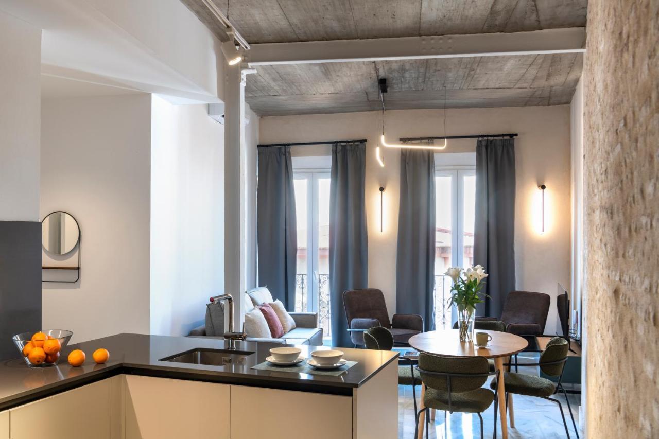 Magno Apartments San Gil - Shared Jacuzzi Sevilla Exteriör bild