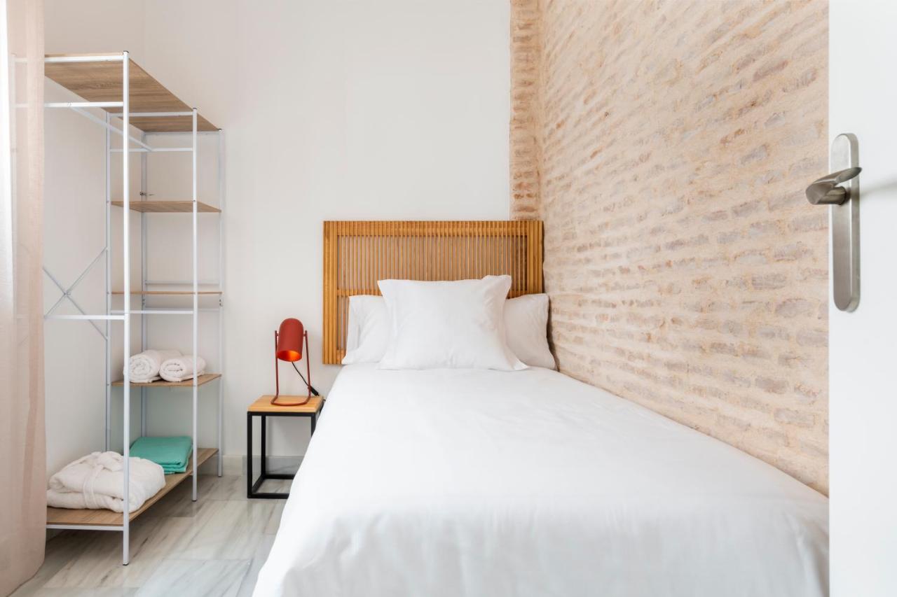 Magno Apartments San Gil - Shared Jacuzzi Sevilla Exteriör bild