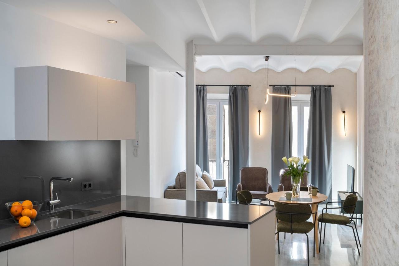 Magno Apartments San Gil - Shared Jacuzzi Sevilla Exteriör bild