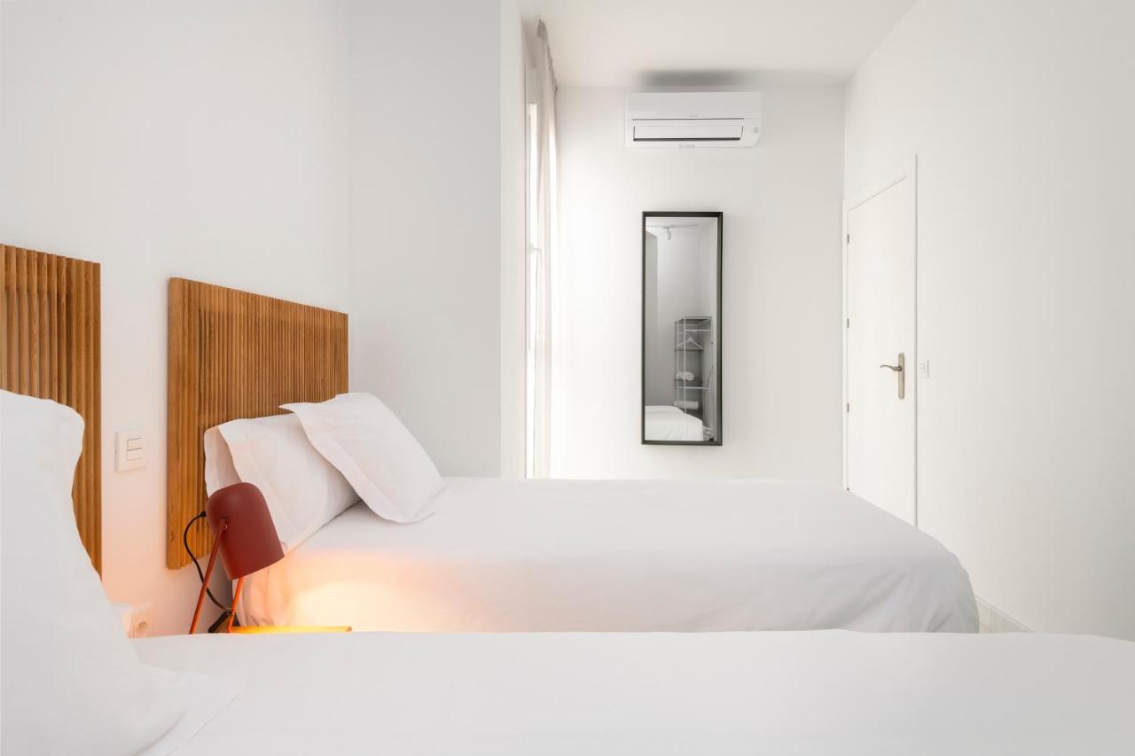 Magno Apartments San Gil - Shared Jacuzzi Sevilla Exteriör bild