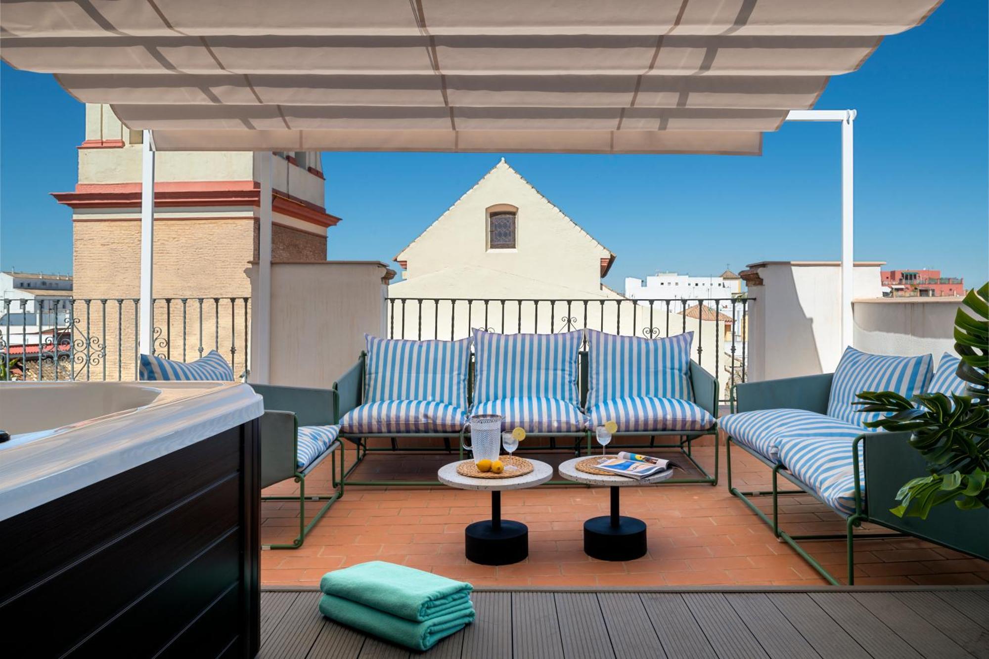 Magno Apartments San Gil - Shared Jacuzzi Sevilla Exteriör bild